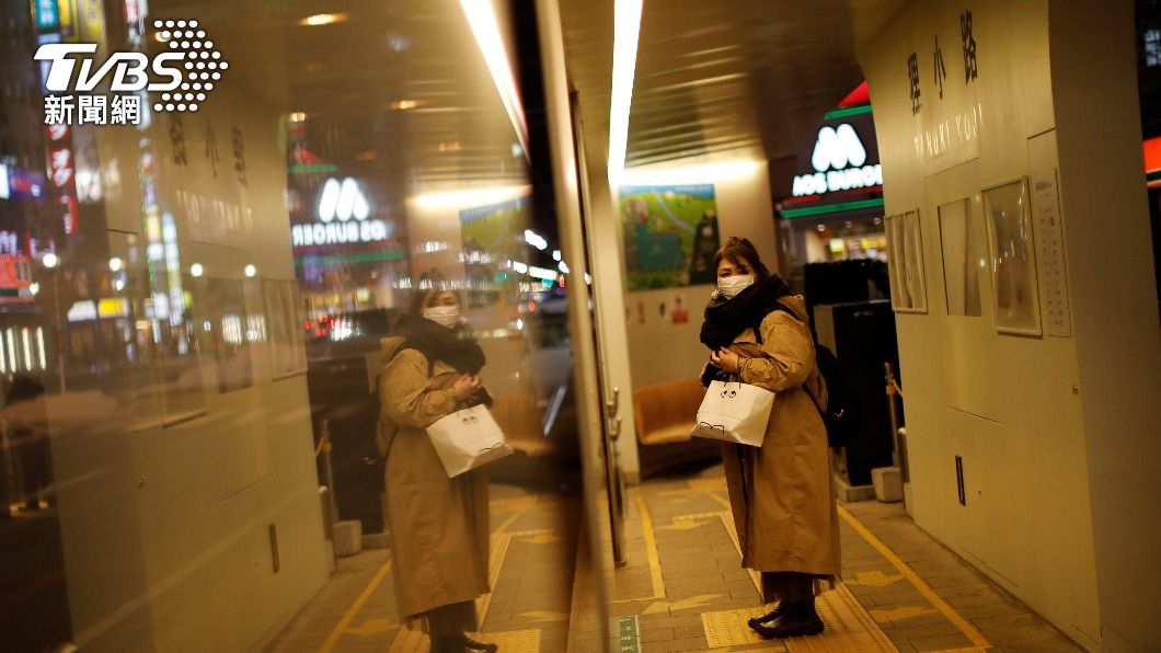 人潮明顯減少的札幌車站。(圖/達志影像路透社)