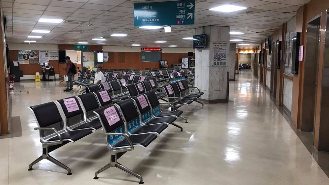 為老父「跑3醫院」排病床!通靈少女見這一幕改變決定
