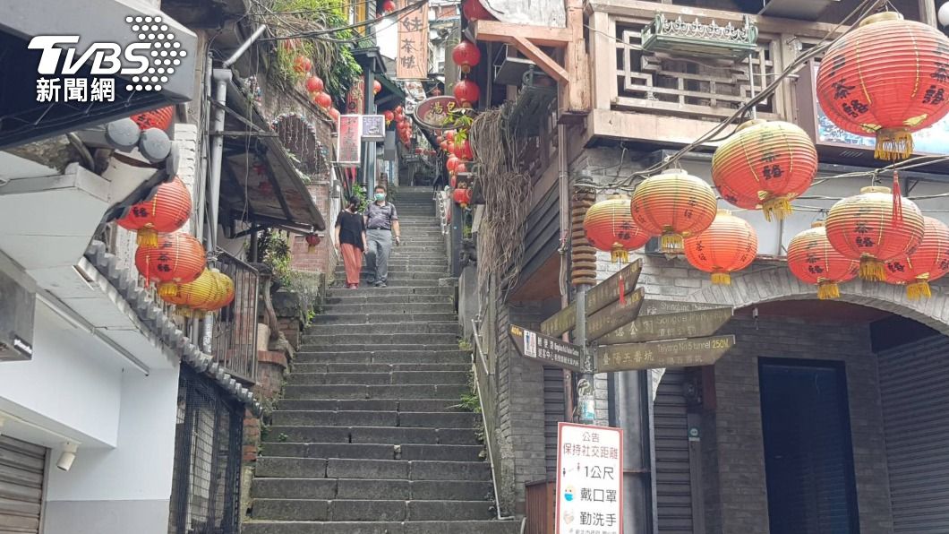 九份老街人潮稀少。(圖/中央社)