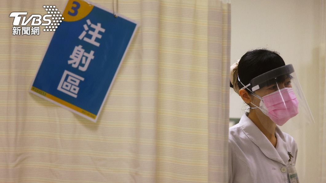台灣疫情嚴峻,醫院乘載量大。(圖/達志影像路透社)