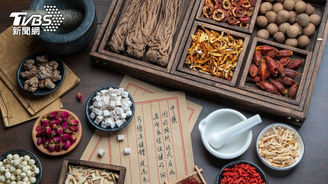 醫生提醒,可靠中藥作為日常保健。(示意圖/shutterstock達志影像)