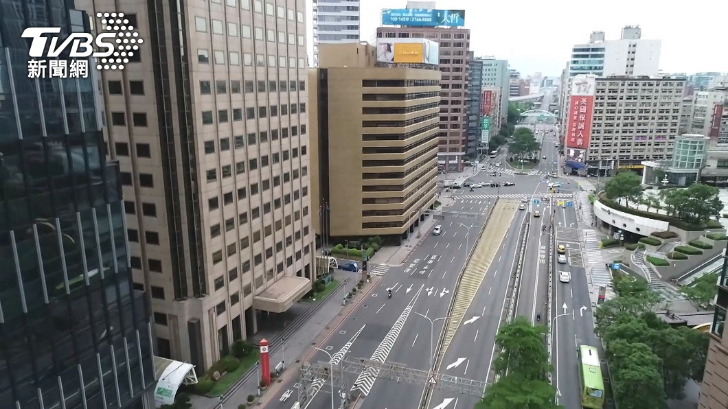 不斷更新/染疫連環爆公司急消毒 企業上班異動整理包