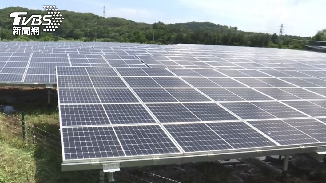 傳言指出「太陽能電版導致乾旱」。(圖/TVBS)