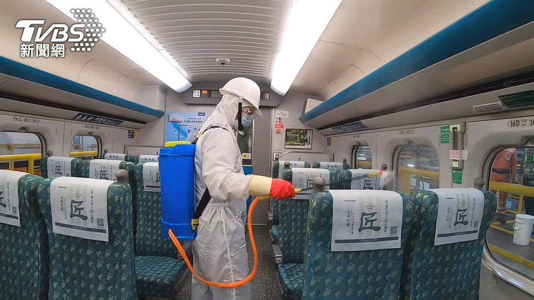 列車上與車站，付費區與非付費區內仍維持禁止飲食。（圖／TVBS資料畫面）