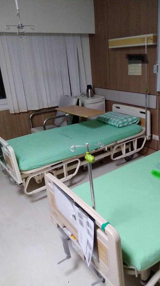 原PO爸爸隔壁床為確診者。（圖／翻攝自爆怨2公社）