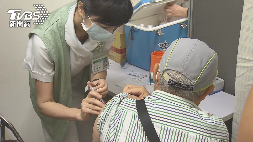 因為本土疫情各地疫苗都快要見底。(圖/TVBS資料畫面)