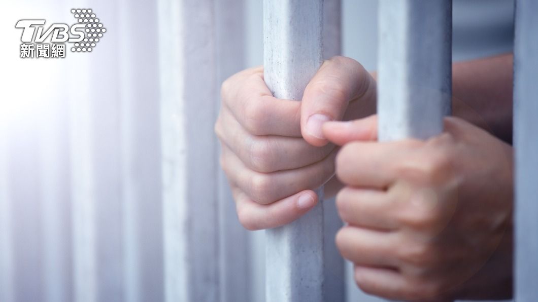 警方調查後認為男子侮辱警察形象,將其處以9日拘留。(示意圖/shutterstock 達志影像)