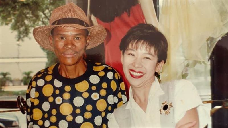 李秀媛和《上帝也瘋狂》的男主角「歷蘇」合影。(圖/翻攝自李秀媛臉書)