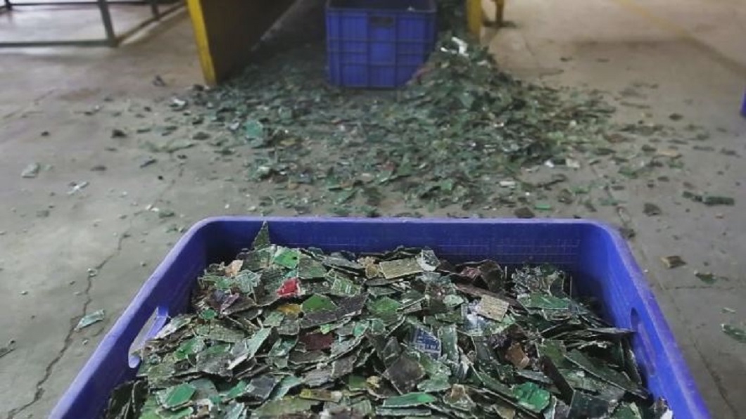 自然界淘金客!紐西蘭靠微生物在3C垃圾找黃金