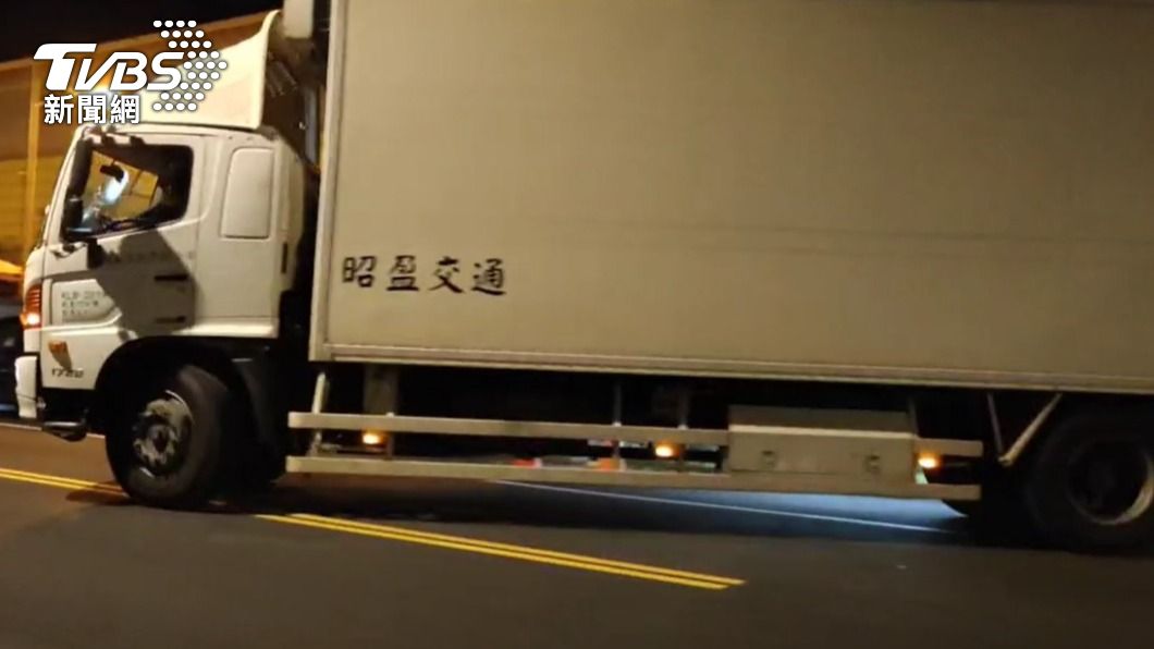 疫苗準備從桃園倉庫出發配送至雙北。(圖/TVBS)