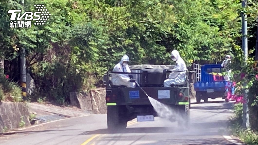 防堵疫情擴大!台東匡列157人居隔 化學兵消毒2鄉鎮