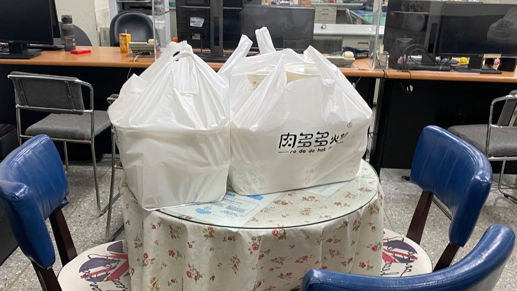 受疫情影響，許多人都外帶火鍋。（圖／翻攝自肉多多火鍋-火鍋第一品牌臉書）