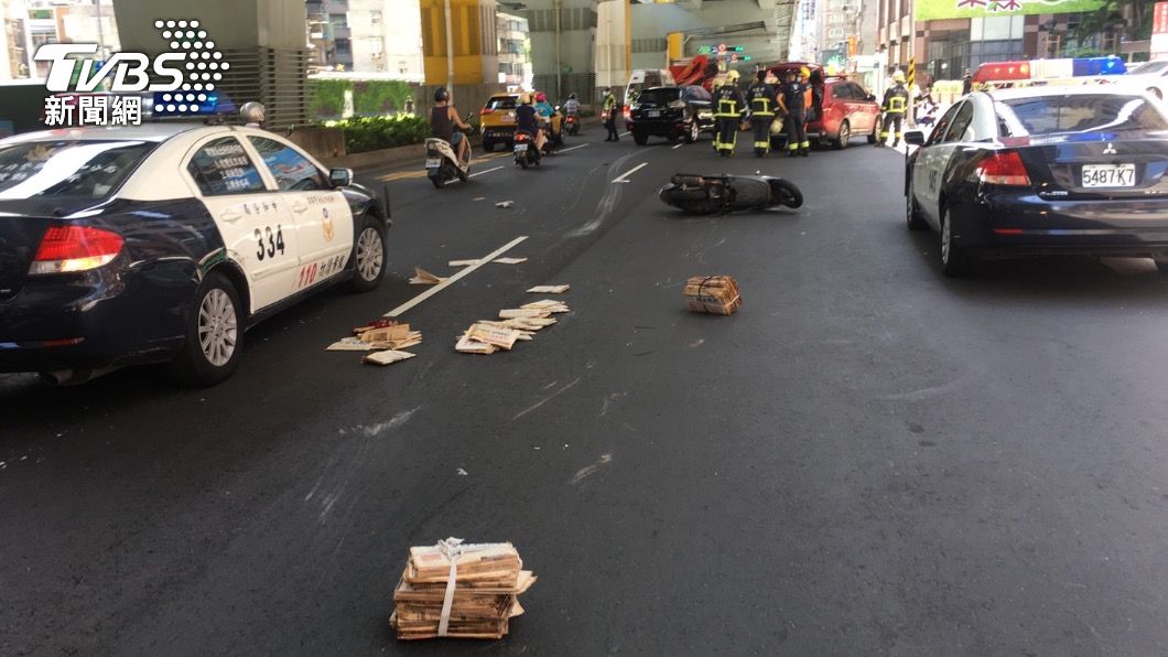 護專女學生騎車壓2捆報紙自摔 遭後車輾過全身骨折