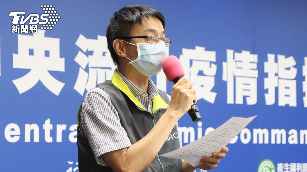 羅一鈞說各縣市都有採購血氧機提供住在防疫旅館的民眾。（圖／指揮中心提供）