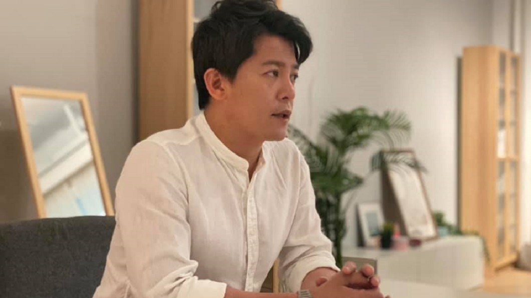 疫情期間突喪母 謝哲青「視訊悲見最後一面」哀慟不已
