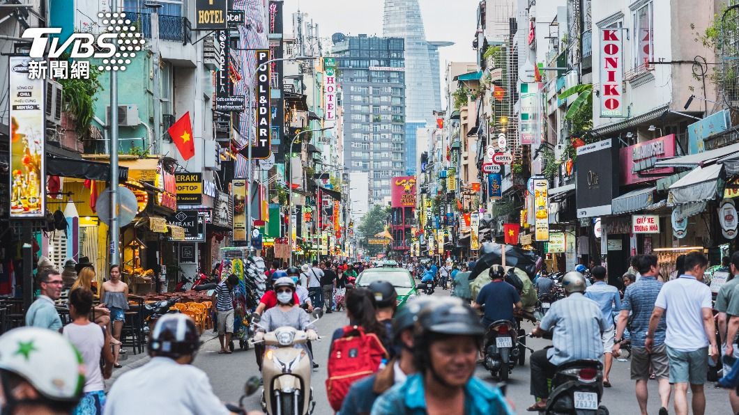 胡志民市當地教會爆發大規模群聚感染,85人確診。(圖/shutterstock達志影像)