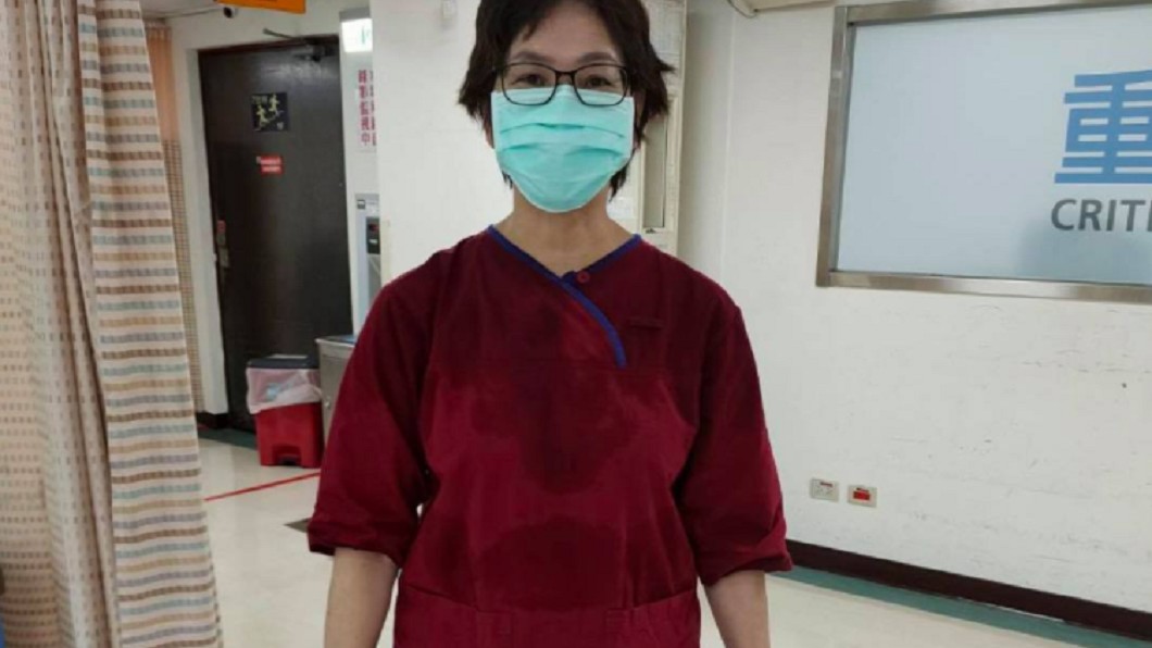 蔡壁如響應退休醫護徵召令,重返第一線。(圖/翻攝自蔡蔡壁如臉書)