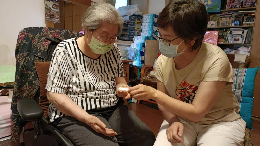 9旬嬤血氧掉到70幾 堅不打疫苗「我這劑留給年輕人」