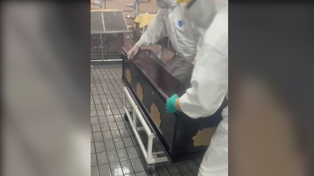 見不了最後一面　禮儀師曝確診遺體「屍袋入棺」直送火化