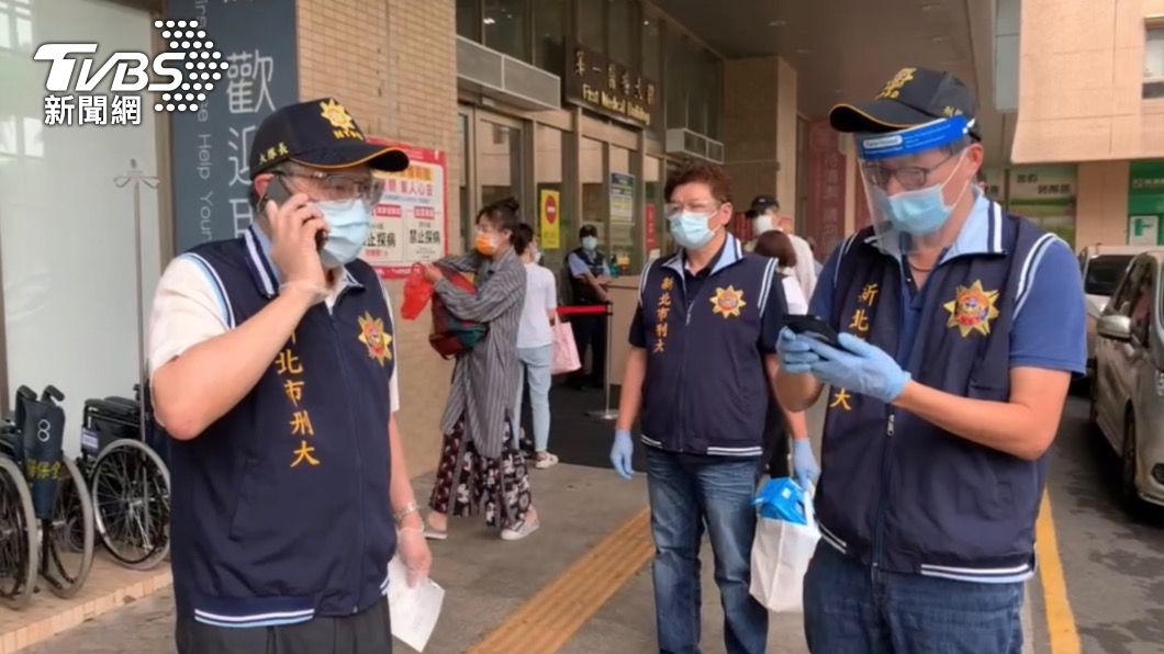 新北刑大大隊長黃任聰及副大隊長張俊明到場。(圖/TVBS)