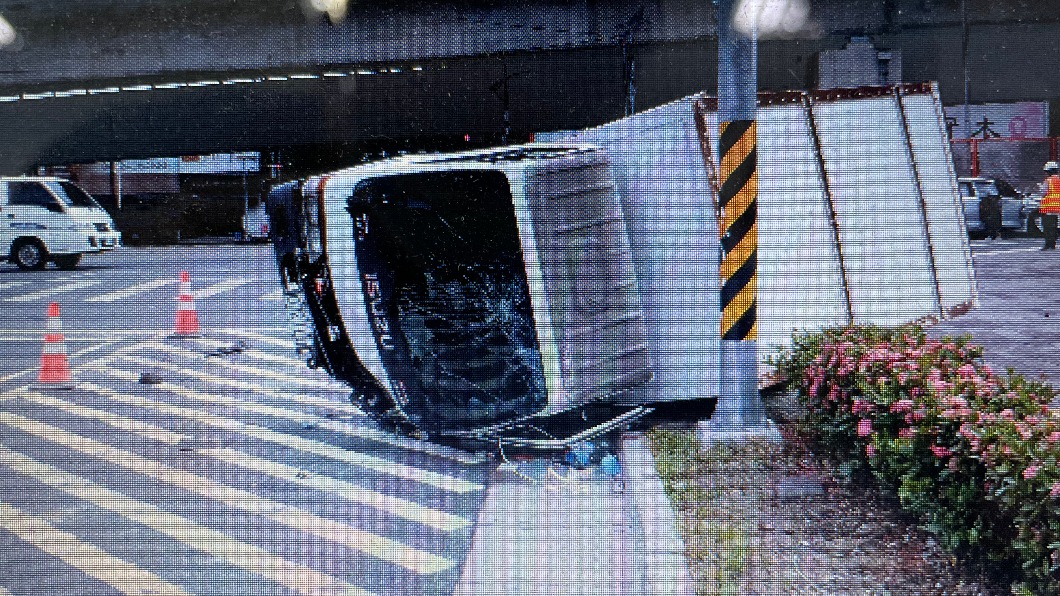 王男駕駛的白色貨車。（圖／民眾提供）