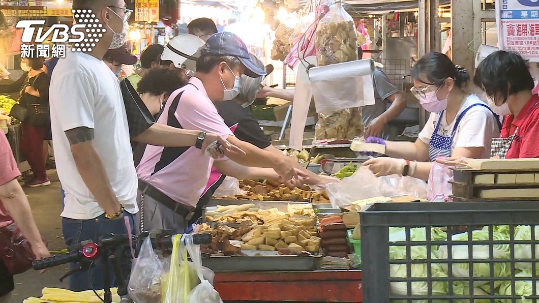 倘若市場若分流管制無法落實或人流群聚過多,將採取強制休市。(圖/TVBS資料畫面)