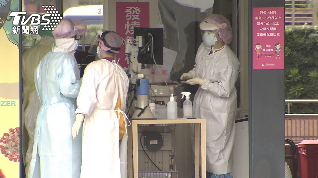 姜冠宇醫師說要回到本土零確診不可能了。(圖/TVBS)