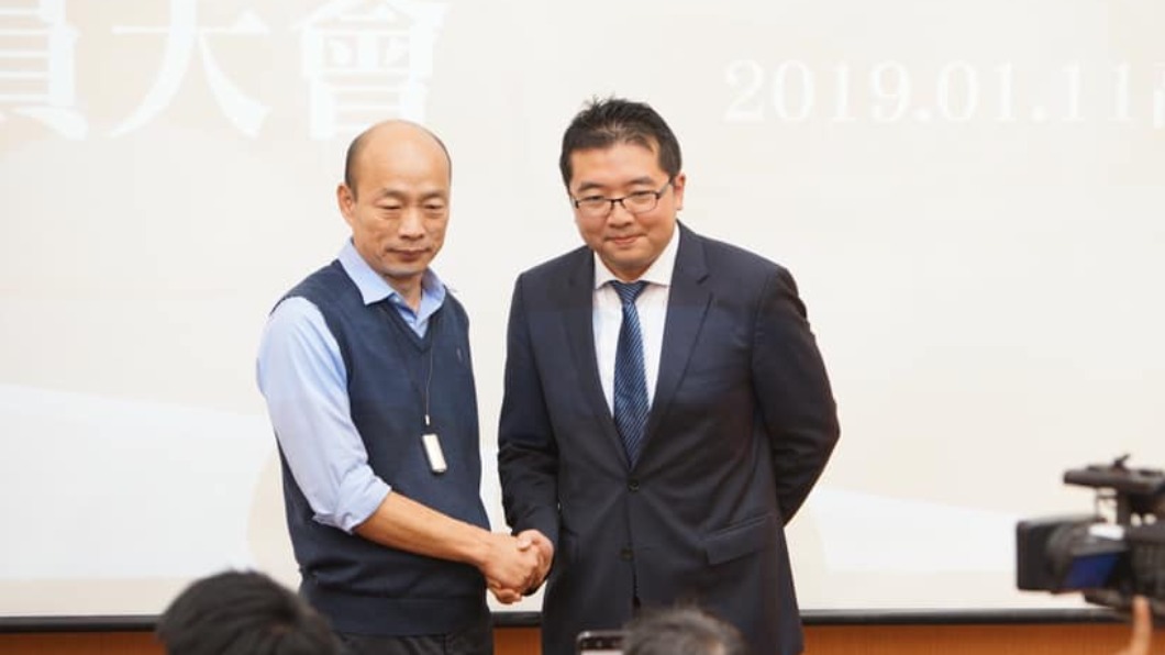 爆持高端9.6萬股被酸炒股　高市前青年局長火速回應