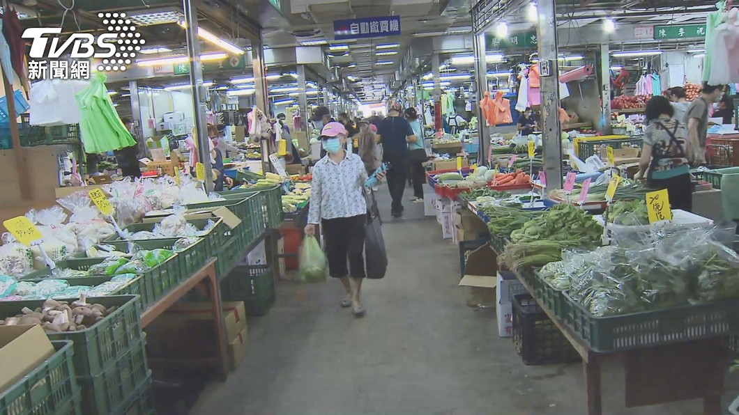 雙北傳統市場合法攤商也在優先施打名單中。(示意圖/TVBS)