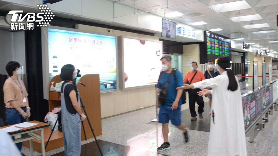 離島盼設機場篩檢站　蘇貞昌：不容國中有國亂象