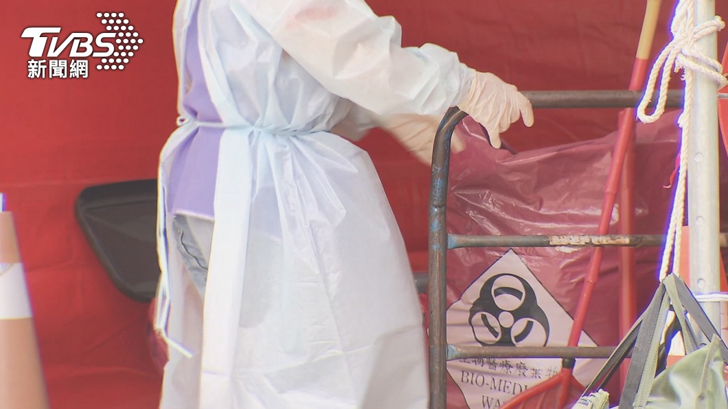 68歲確診婦肺塌沒力說話 撥電話「無聲道別」女兒爆哭