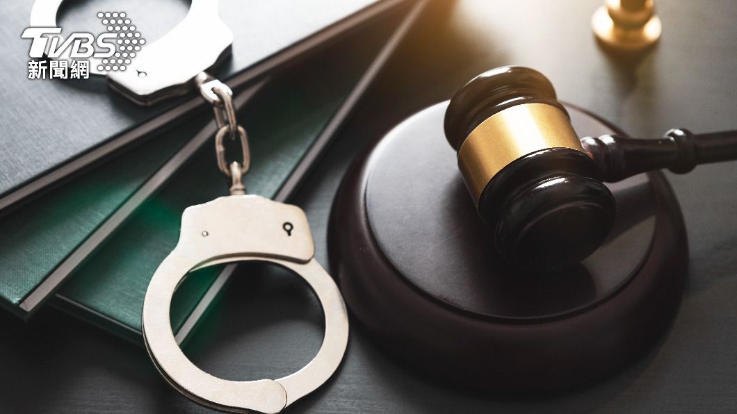 李男被捕約40日後,被安排於500人前公開槍決。(示意圖/shutterstock達志影像)