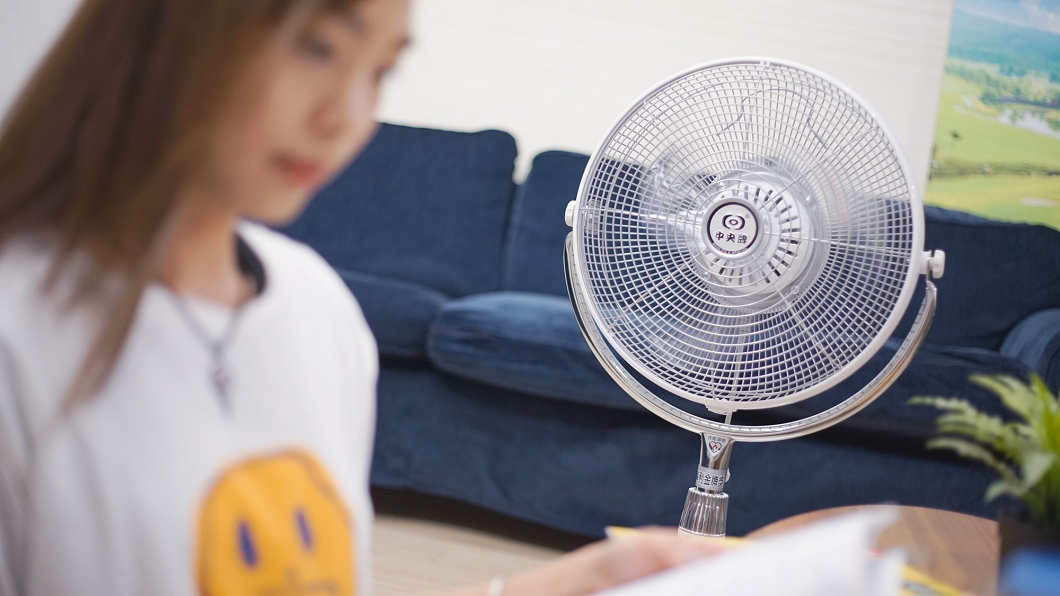 居家防疫用電量飆高　夏季電費開跑達人揭省電撇步