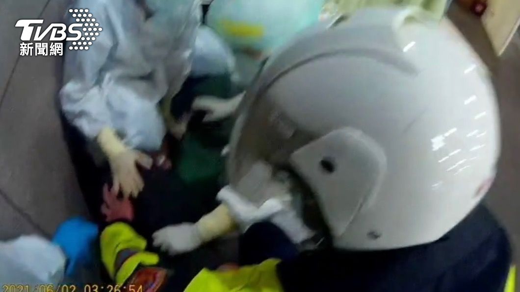 確診通緝犯砸隔離屋玻璃!竟搭捷運逃回萬華住家遭警逮