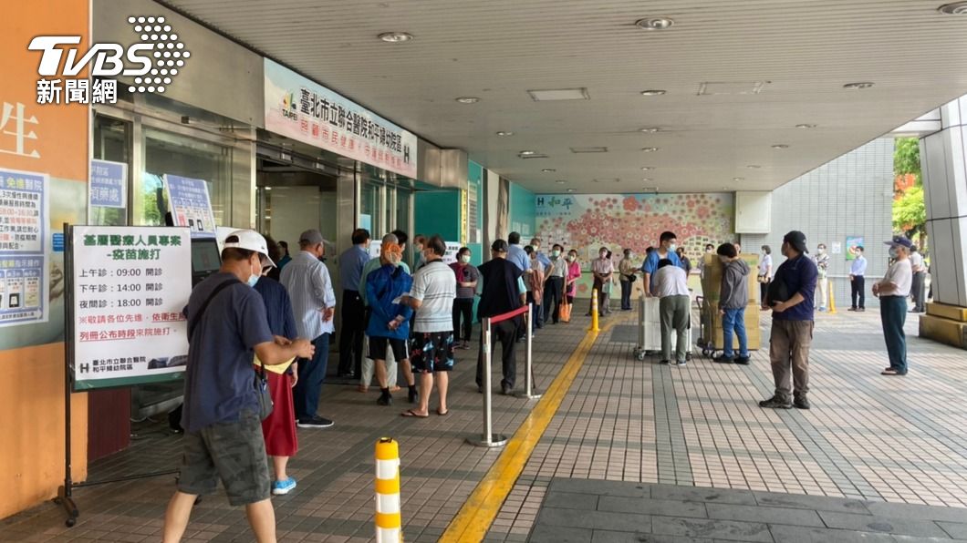 北市1.8萬劑疫苗供基層醫護接種 開打首日秩序佳