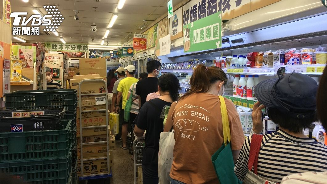 高市賣場超市6/5起人流管制　1坪1人容留上限