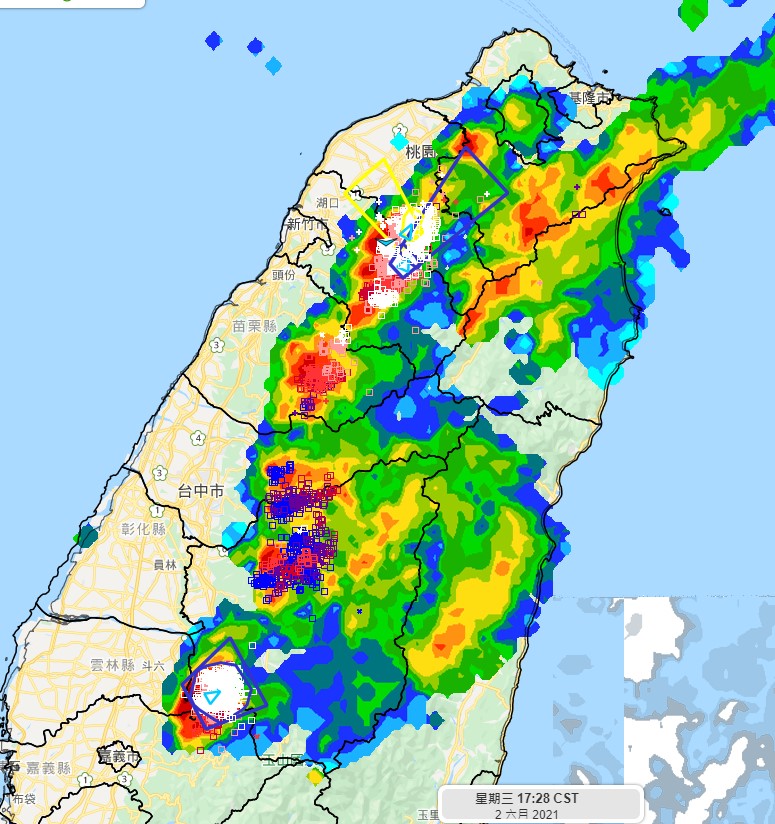 雷達回波圖可見北部及南投近山區出現許多雲雨。(圖/翻攝自彭啟明臉書)