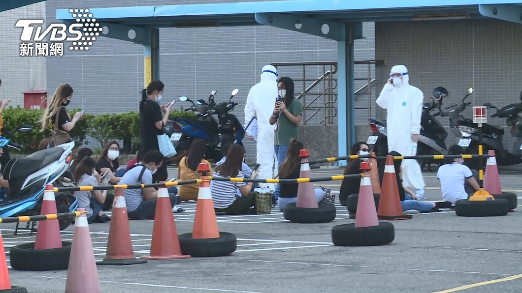 國內頻爆群聚感染　醫「社區都是破口」：不打疫苗難結束