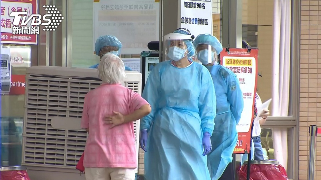 防疫期間,醫護人員在前線奮戰十分辛苦。(示意圖,非當事人/TVBS)