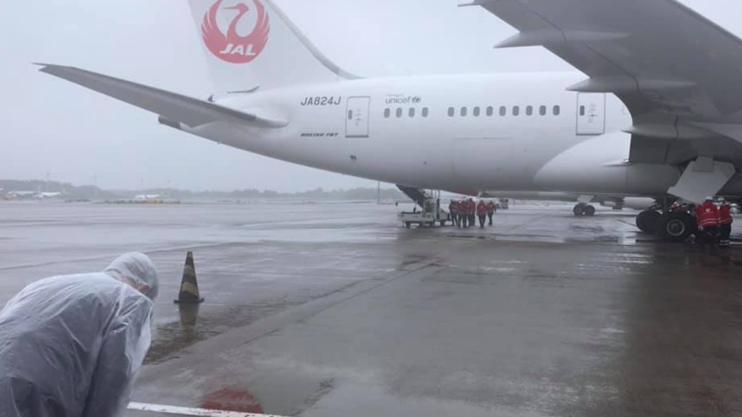 日本航空載運124萬劑AZ疫苗將抵台,謝長廷表達感謝。(圖/翻攝自謝長廷臉書)