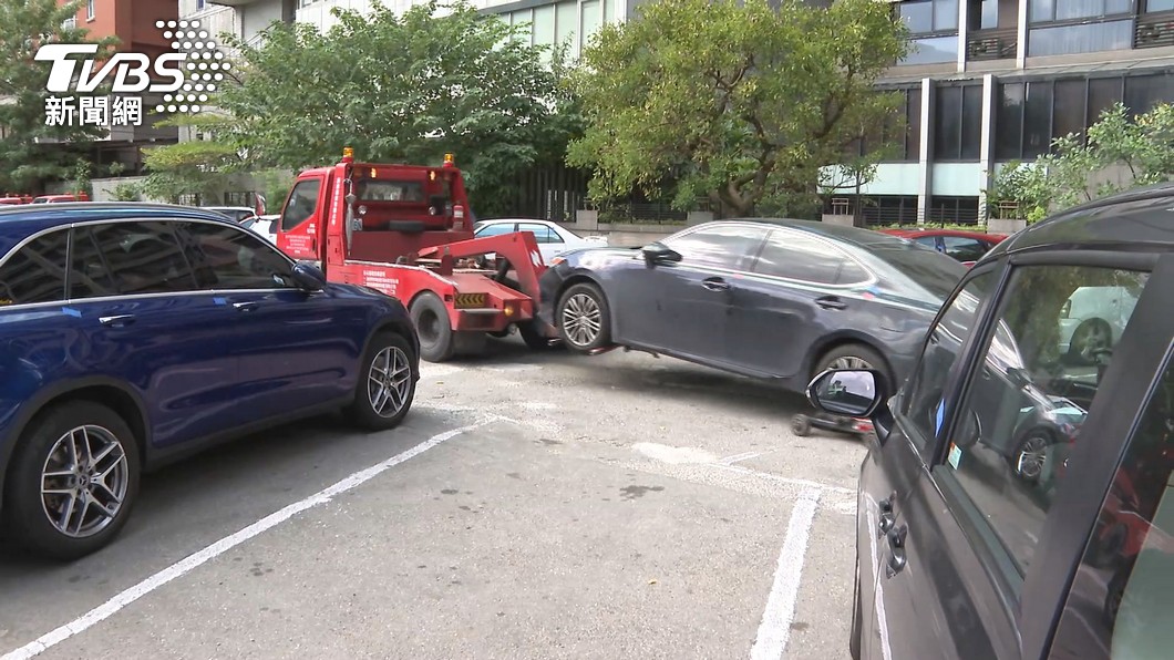 拖吊車司機月薪能夠上看8萬元。