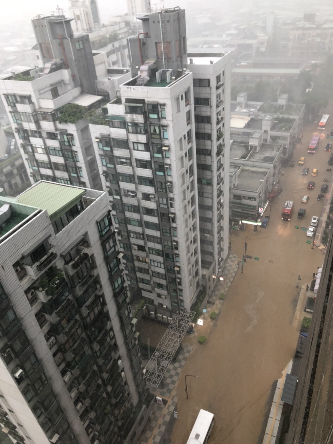 信義區松仁路。(圖/翻攝自信義區三兩事)