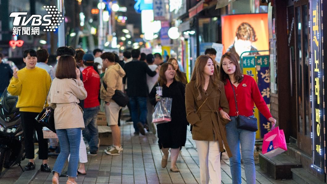 韓國現代化的社會背後,仍存在男尊女卑的傳統思想。(圖/shutterstock達志影像)