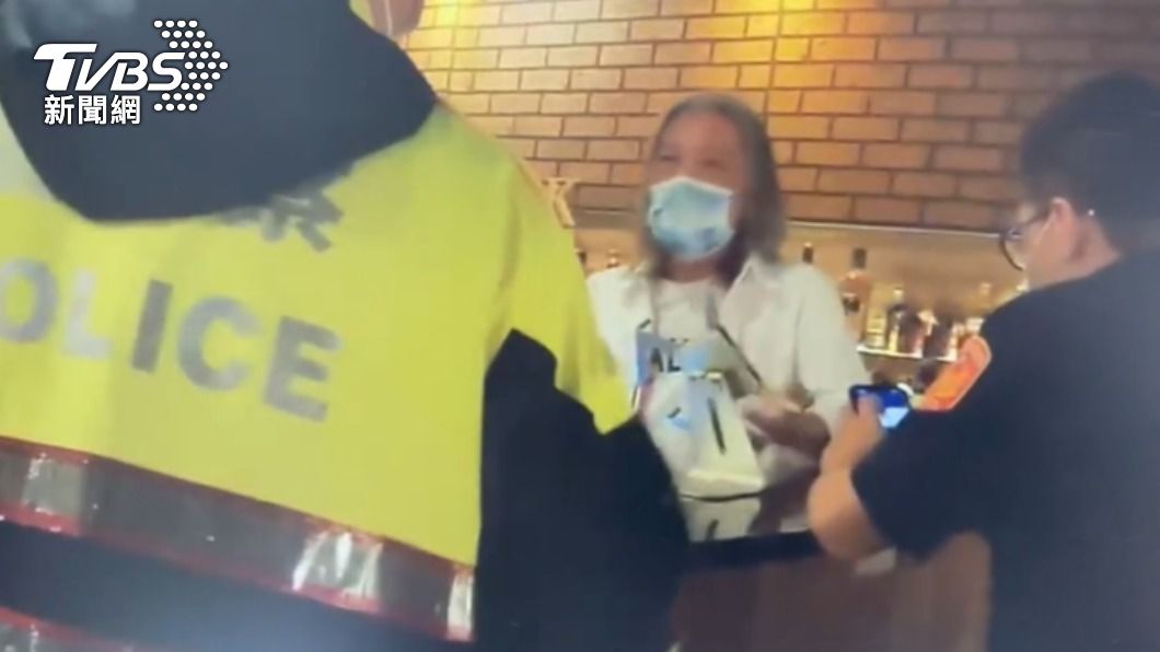 北市首起酒吧偷營業!警查消費紀錄抓包 報衛生局開罰