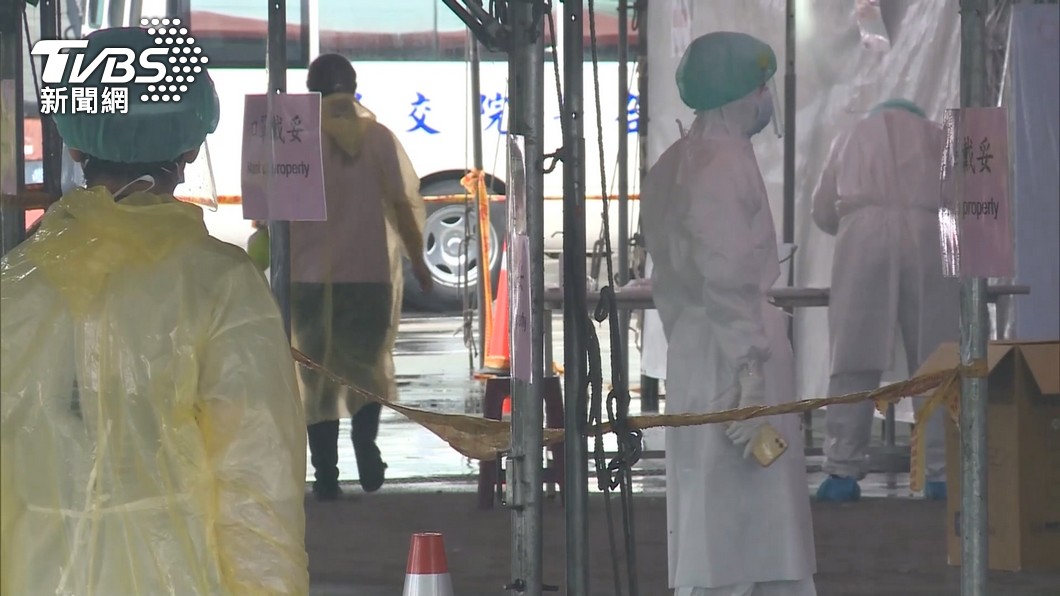 苗栗超豐電子自5日開始進行全體員工快篩作業。(圖/TVBS)