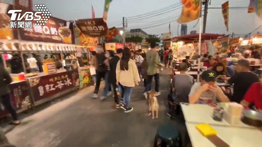 各地夜市生意多少受疫情影響。(圖/TVBS)