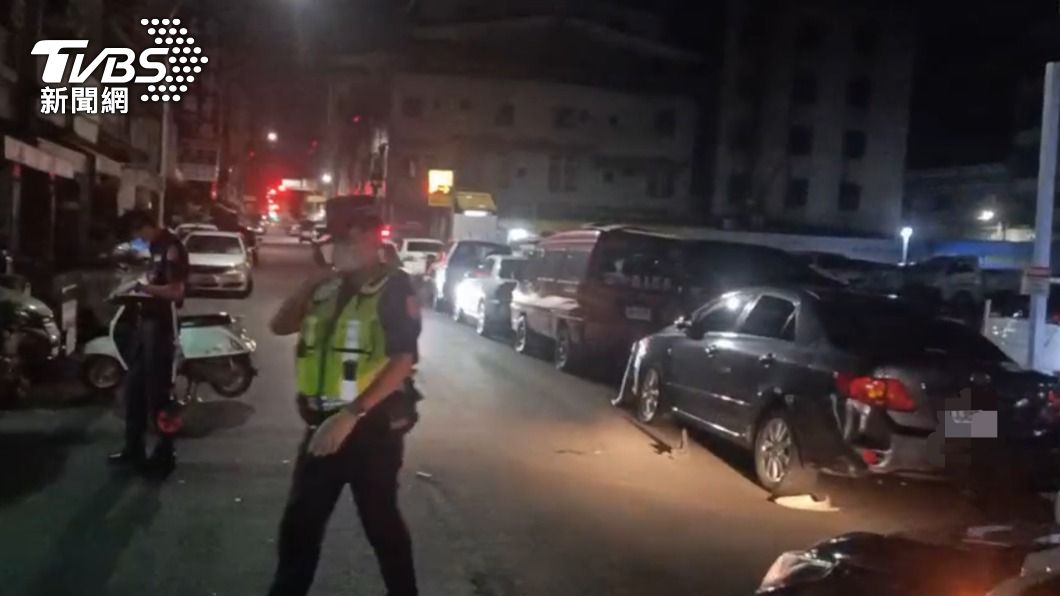 壽星慶生堅持酒駕返家 狂飆甩友人自撞路邊轎車