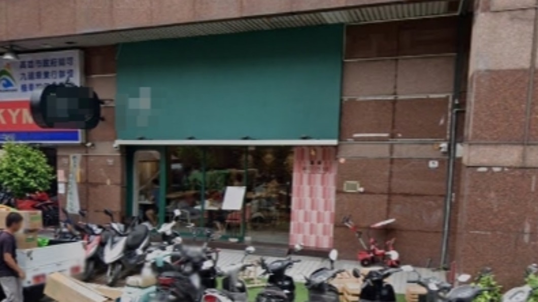 高雄位在前鎮的餐廳遭檢舉讓顧客內用。（圖／翻攝自google地圖）