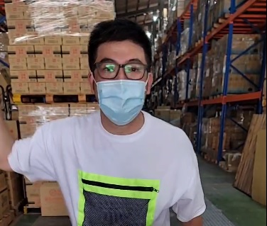 直播成為馬國畢目前主要收入。(圖/翻攝自馬國畢臉書)