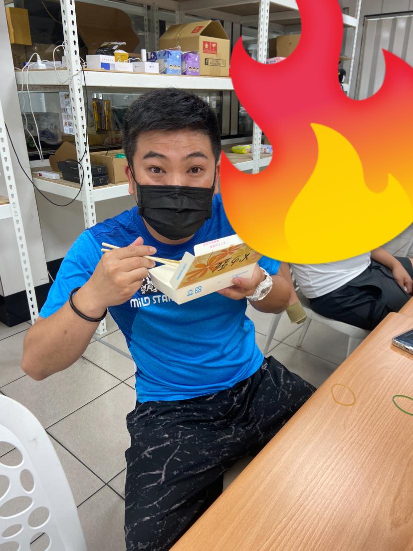 馬國畢早餐店受疫情影響只能做外帶,營業額直接砍半。(圖/翻攝自馬國畢臉書)